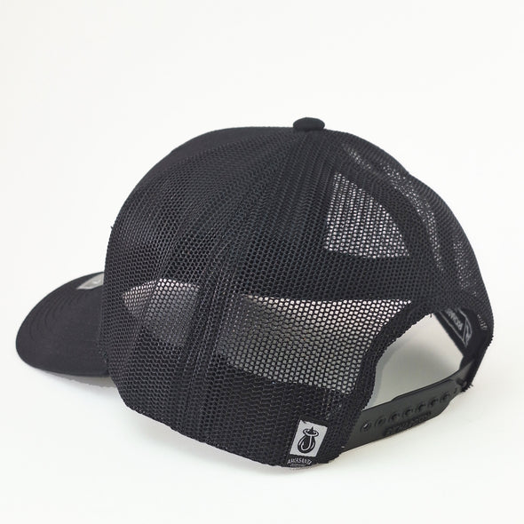 CARACAS 112 BLACK TRUCKER